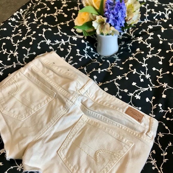 Denim Lace-y Short Shorts - Picture 5 of 5